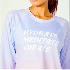 🆕 NWT Wildfox Hydrate Meditate Create Sweatshirt top Medium French peachy terry